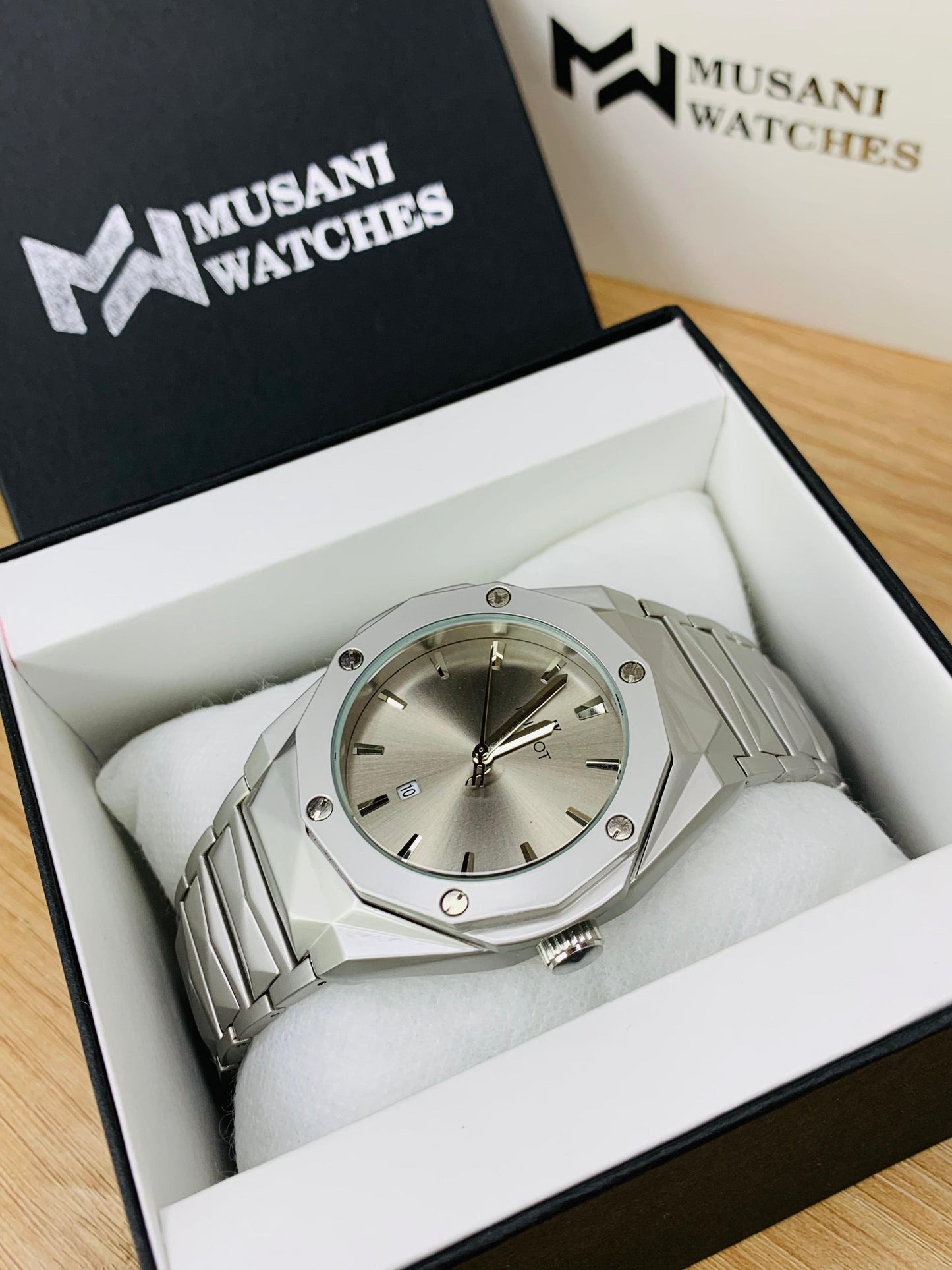 HB Plain Diamond Texture Model (Silver Dial)