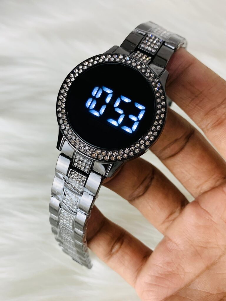 Religio Feminino LED Luxury Watch (Black)