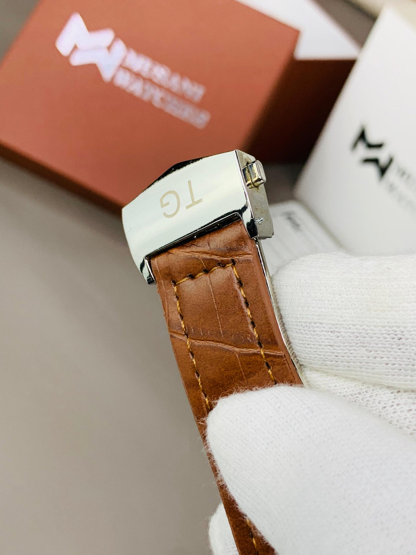 Tag Calibre Brown (With Down Seconds Movement)